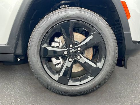 New 2025 Jeep Grand Cherokee L Limited w/ Black Appearance Package image 31