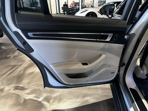 Used 2023 Porsche Panamera image 25
