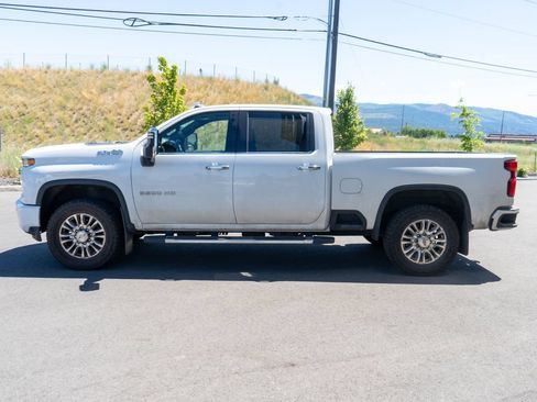 Used 2021 Chevrolet Silverado 3500 High Country w/ Z71 Off-Road Package AWD/4WD image 4