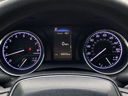 Used 2018 Toyota Camry LE image 12