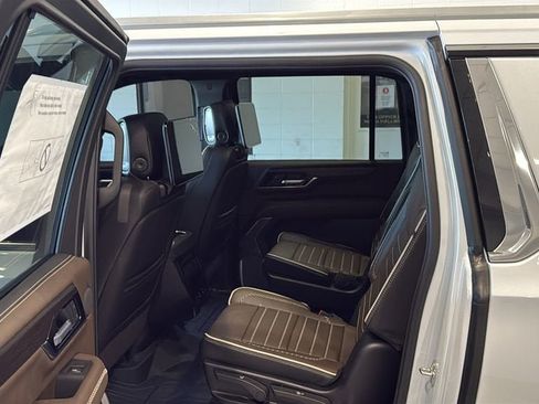 New 2026 GMC Yukon XL Denali Ultimate w/ LPO, Floor Liner Package AWD/4WD image 19