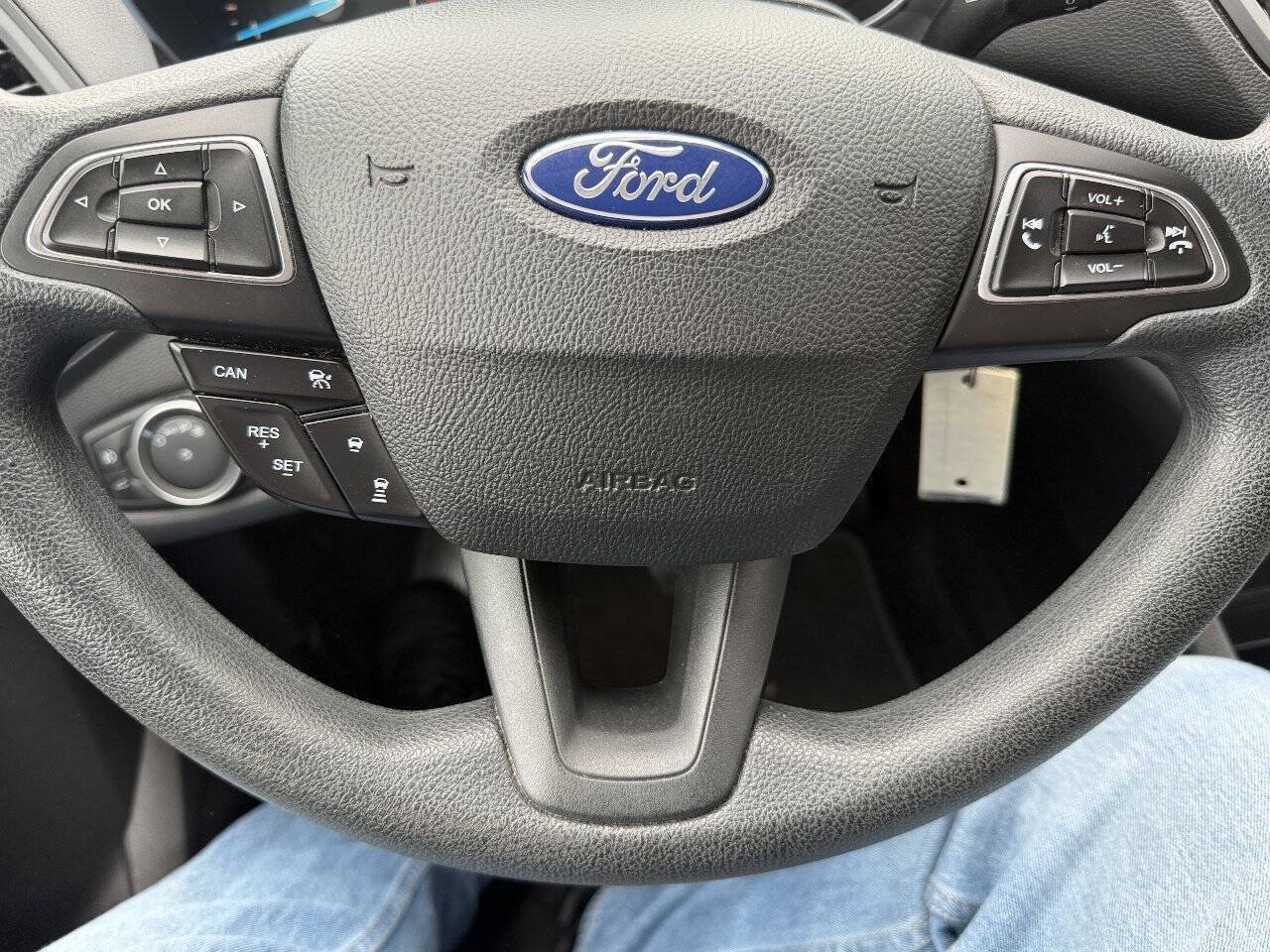 Used 2018 Ford Escape SE w/ Ford Safe & Smart Package AWD/4WD image 14