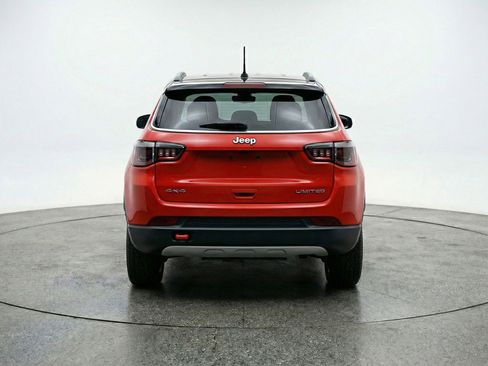 Used 2025 Jeep Compass Trailhawk AWD/4WD image 7