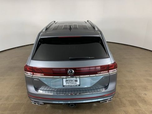 Used 2024 Volkswagen Atlas SEL Premium R-Line image 11