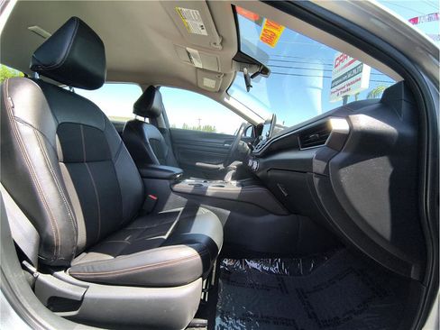 Used 2020 Nissan Altima 2.5 SR FWD image 13