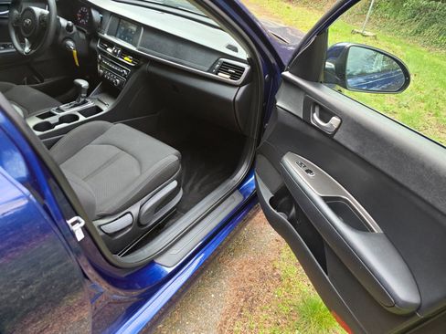 Used 2018 Kia Optima LX image 12