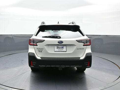 Used 2022 Subaru Outback Premium image 7
