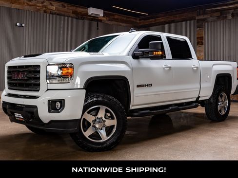 Used 2018 GMC Sierra 2500 SLT w/ Duramax Plus Package AWD/4WD image 4