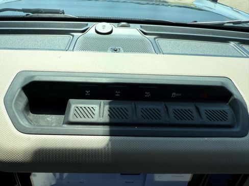 Used 2022 Ford Bronco Wildtrak image 26