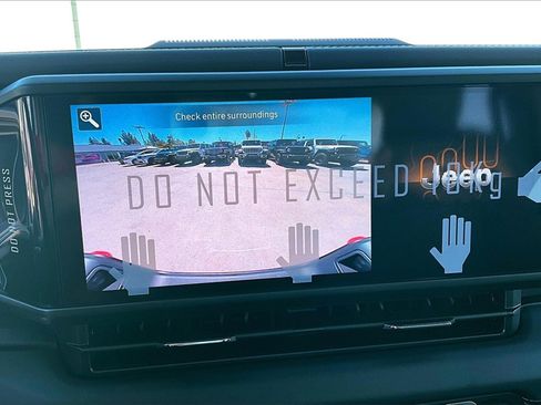 New 2025 Jeep Gladiator Mojave w/ Convenience Group image 28