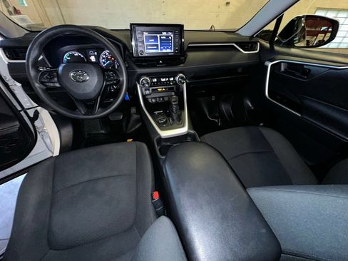 Used 2020 Toyota RAV4 LE w/ All Weather Liner Package AWD/4WD image 24
