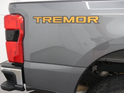 Used 2024 Ford F350 Lariat w/ Tremor Off-Road Package AWD/4WD image 34