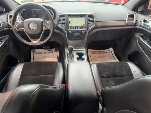 Used 2018 Jeep Grand Cherokee Altitude RWD image 32