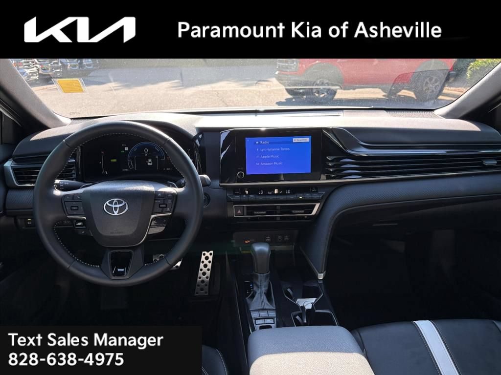 Used 2025 Toyota Camry SE w/ Convenience Package FWD image 8