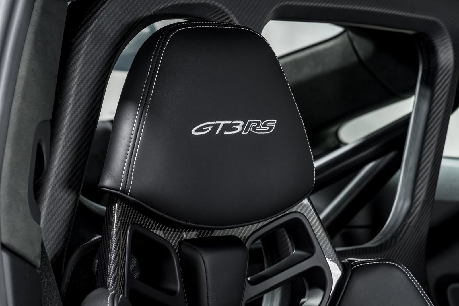 Used 2025 Porsche 911 GT3 RS RWD image 37
