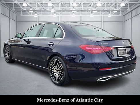 Used 2022 Mercedes-Benz C 300 4MATIC Sedan image 4