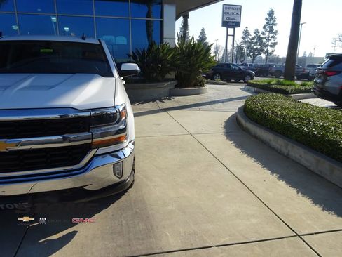 Used 2018 Chevrolet Silverado 1500 LT w/ All Star Edition image 32
