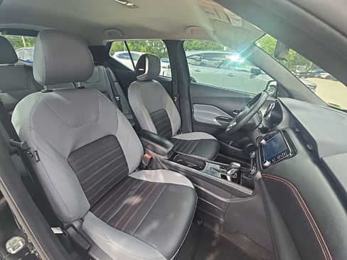 Used 2023 Nissan Kicks SR w/ SR Premium Package FWD image 38