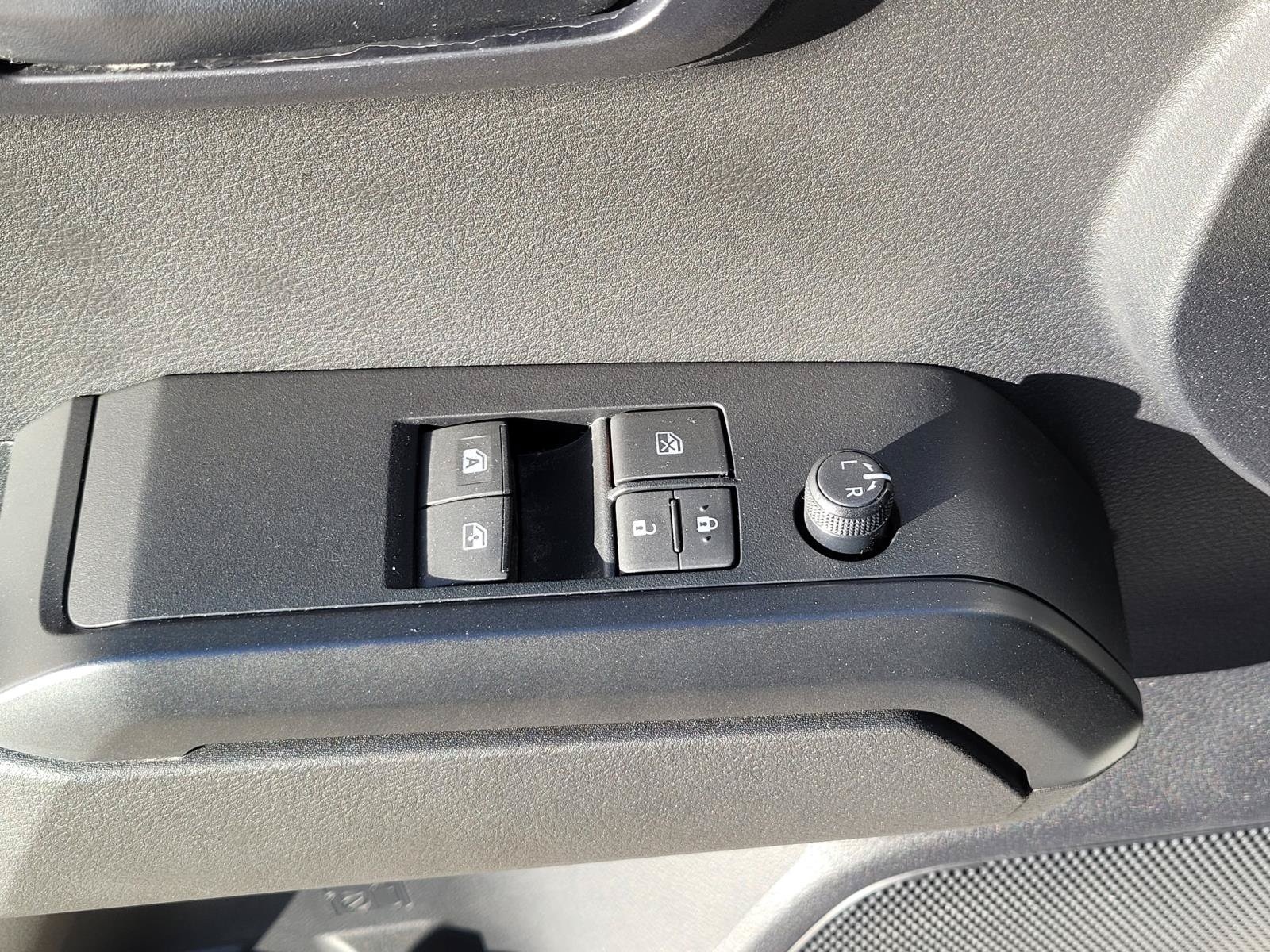 Used 2020 Toyota Tacoma SR RWD image 23