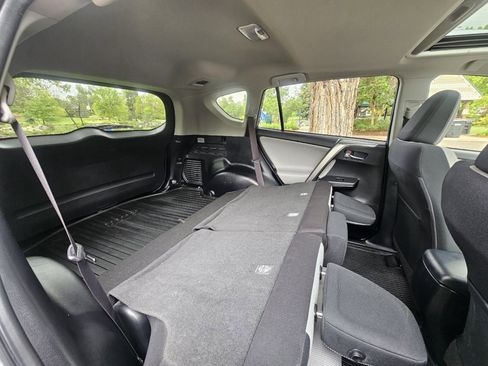 Used 2018 Toyota RAV4 XLE w/ Convenience Package AWD/4WD image 34