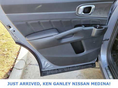 Used 2024 Kia Sorento SX image 17
