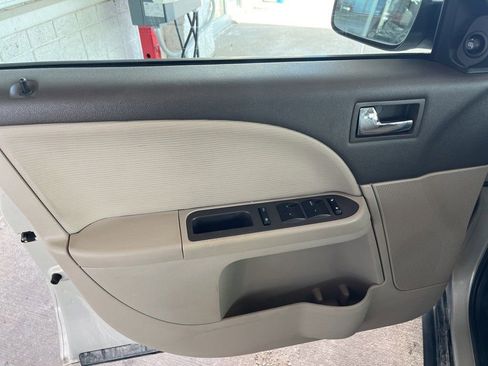 Used 2008 Ford Taurus SEL image 11