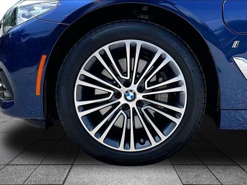 Used 2018 BMW 530e xDrive w/ Premium Package 2 AWD/4WD image 36