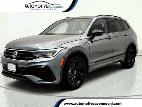 Used 2023 Volkswagen Tiguan SE R-Line FWD image 1