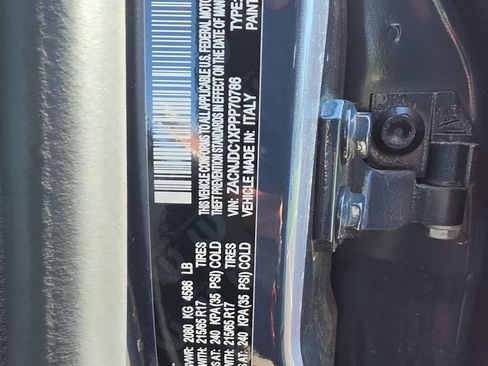 Used 2023 Jeep Renegade Trailhawk AWD/4WD image 31