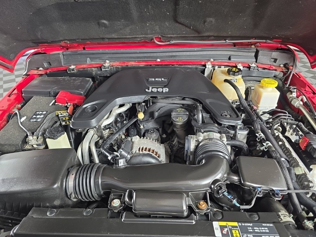 Used 2020 Jeep Gladiator Overland AWD/4WD image 9