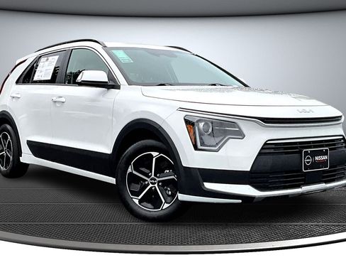 Used 2023 Kia Niro EX image 1