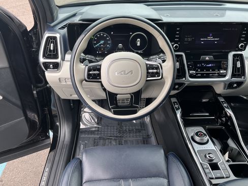Used 2023 Kia Sorento SX Prestige image 12