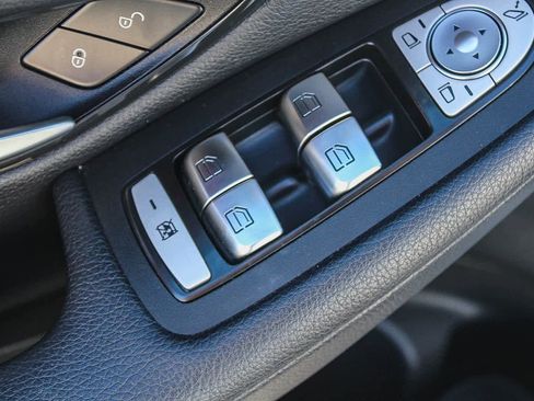 Used 2020 Mercedes-Benz GLC 300 image 26