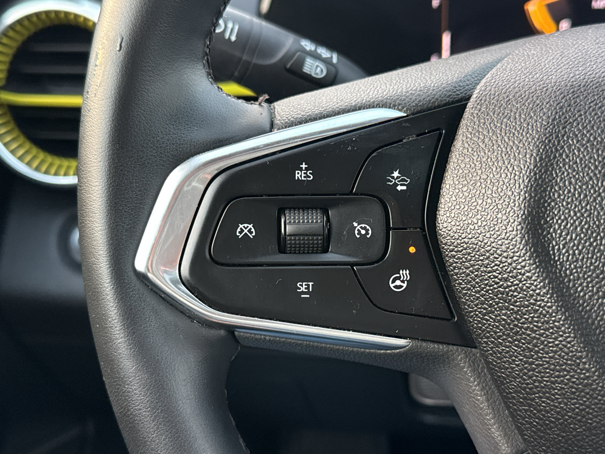 Used 2024 Chevrolet Trax ACTIV w/ Sunroof Package FWD image 16