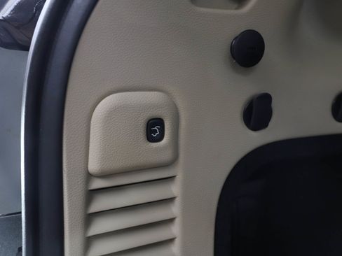 Used 2016 Jeep Grand Cherokee Limited w/ Trailer Tow Group IV image 18