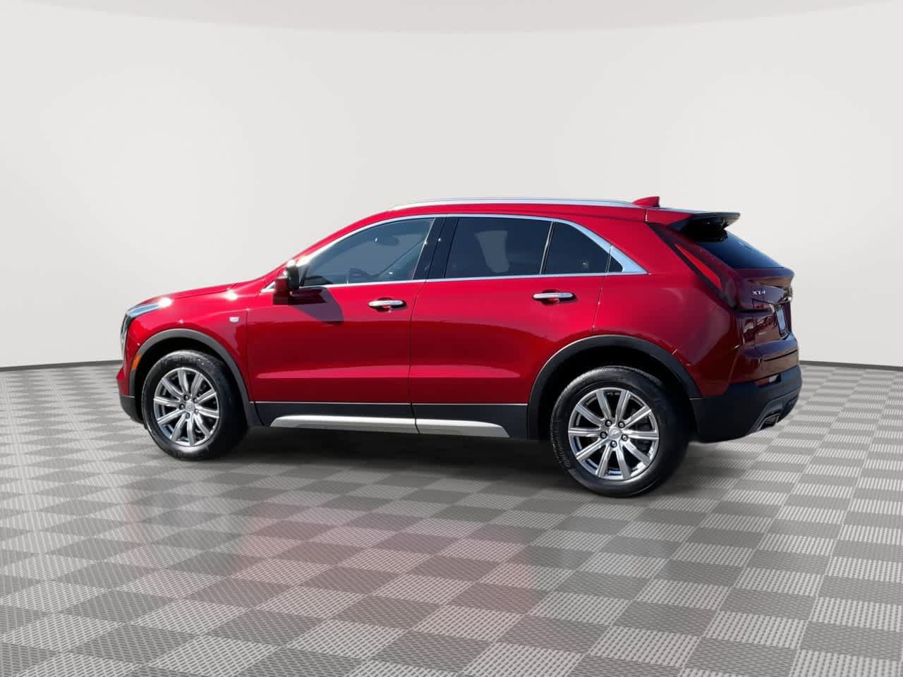 Certified 2023 Cadillac XT4 Premium Luxury w/ Cold Weather Package AWD/4WD image 6