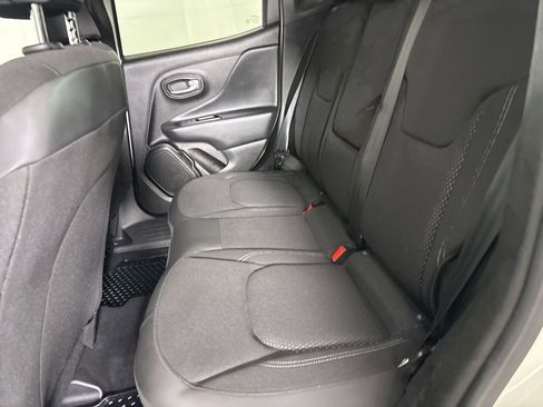 Used 2022 Jeep Renegade Altitude w/ Convenience Group image 23