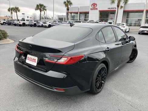 Certified 2025 Toyota Camry LE image 5