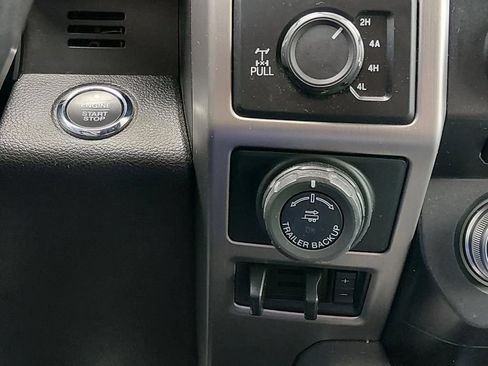 Used 2017 Ford F150 Platinum w/ Equipment Group 701A Luxury AWD/4WD image 17