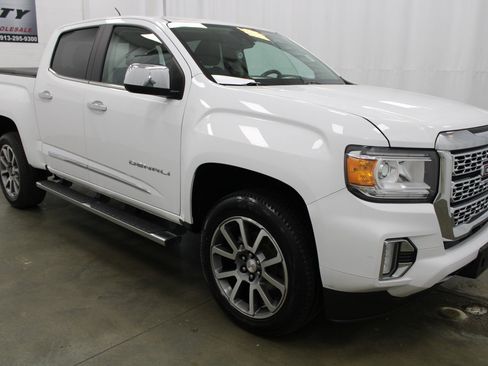 Used 2021 GMC Canyon Denali image 5