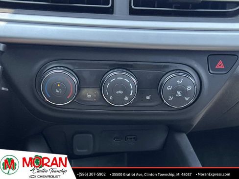 Certified 2024 Chevrolet Trax RS w/ Sunroof Package FWD image 24