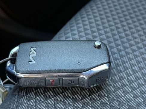 Used 2025 Kia Soul LX w/ LX Technology Package image 18