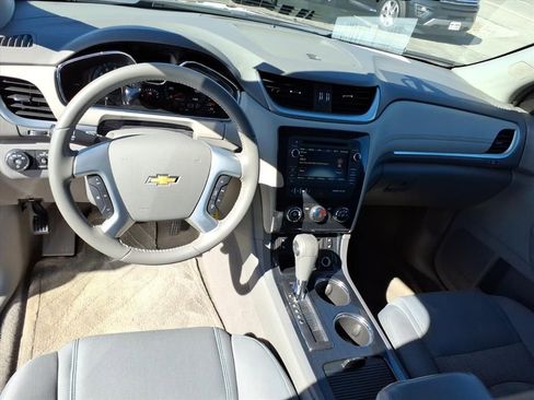 Used 2016 Chevrolet Traverse LT w/ Style and Technology Package image 18