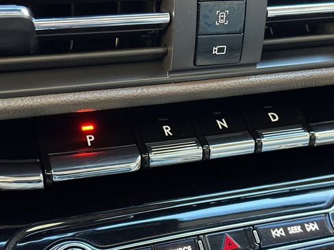 Used 2021 Lincoln Corsair Reserve w/ Rear Removable Package Tray image 21