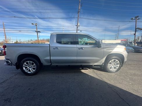 Used 2022 Chevrolet Silverado 1500 LTZ w/ Technology Package image 8