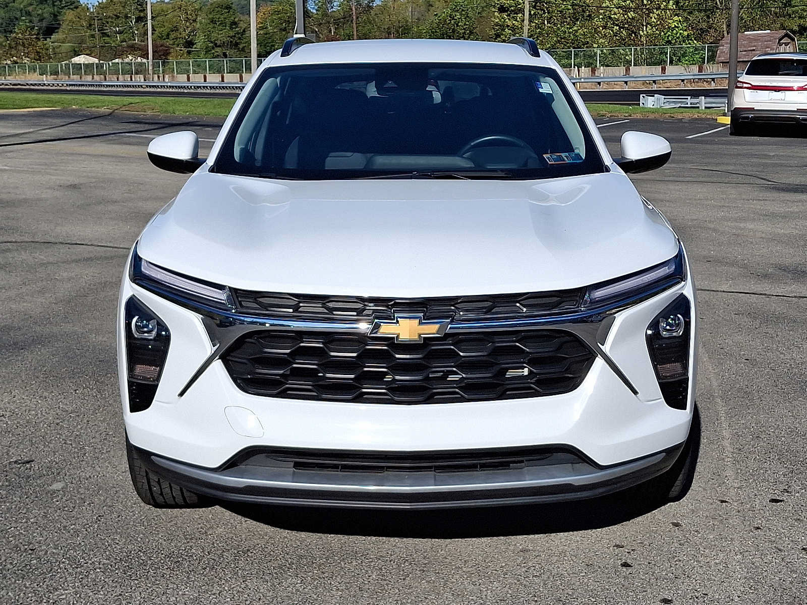 Used 2025 Chevrolet Trax LT w/ Driver Confidence Package FWD image 2