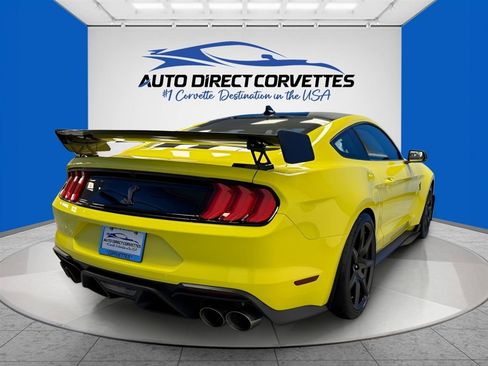 Used 2021 Ford Mustang Shelby GT500 w/ Carbon Fiber Track Pack RWD image 8