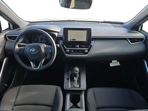 Used 2026 Toyota Corolla Cross SE image 9