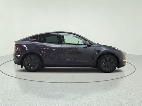 Used 2025 Tesla Model Y Long Range RWD image 4