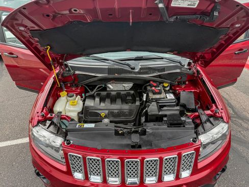 Used 2016 Jeep Compass Latitude image 13